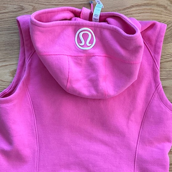 Lululemon Scuba Hoodie Vest (8) - Picture 8 of 9